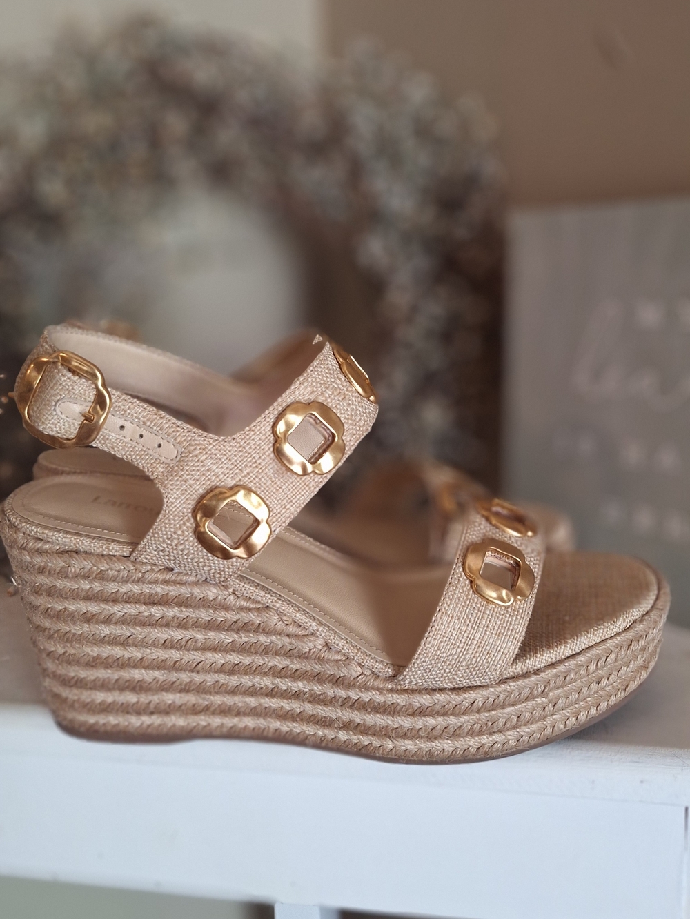 Larroude (Lux) Espadrille Sandals with Gold Accents Beige Wedge Sz 8